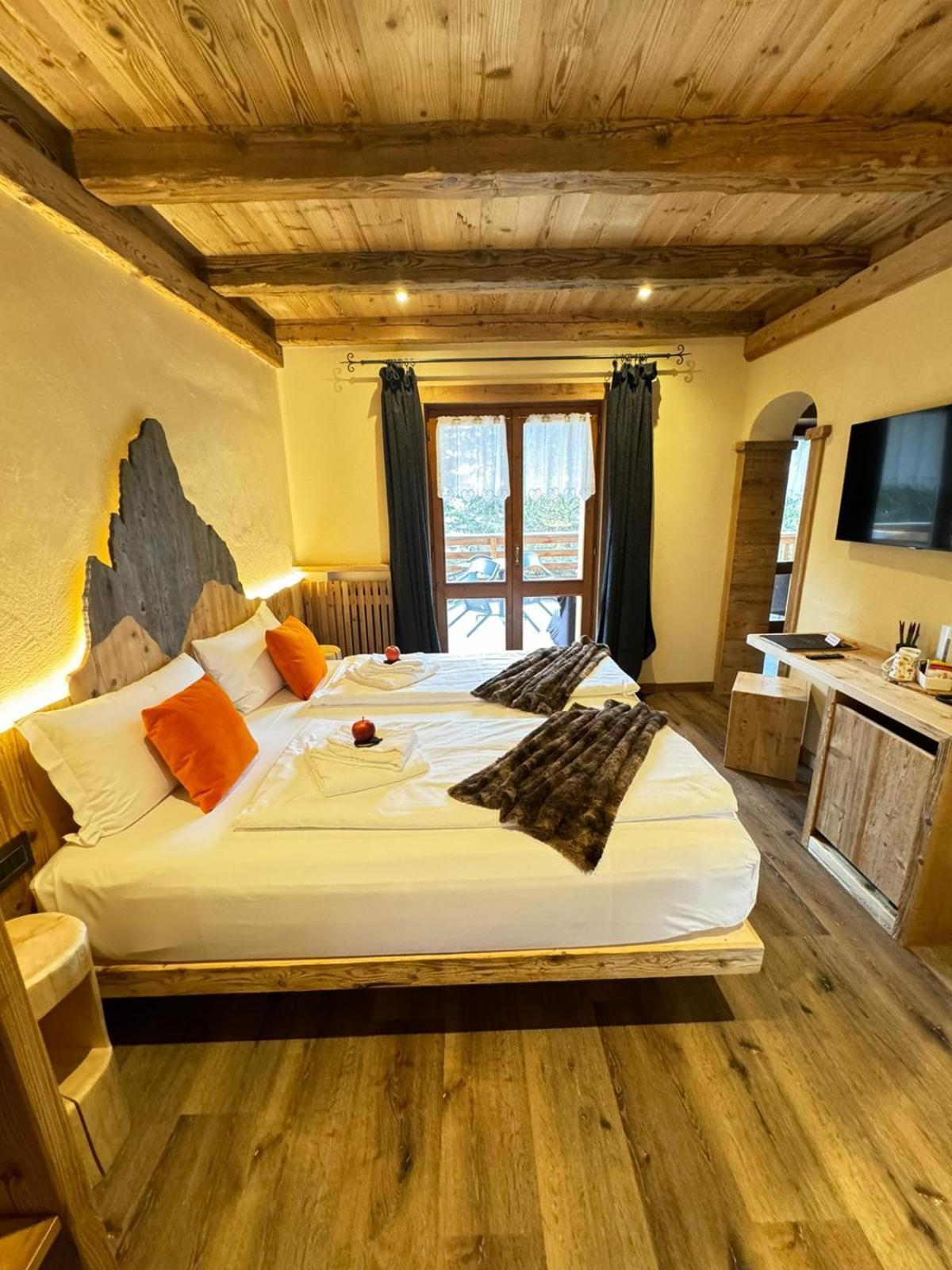 Hotel Ciasa Lorenzi Cortina dʼAmpezzo Exterior foto